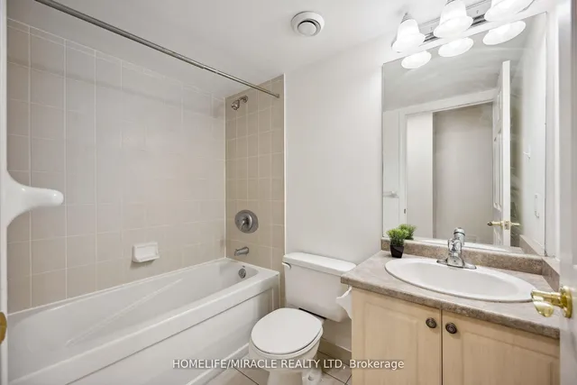 Additional image 11 of 30 Grand Trunk Cres Unit 302