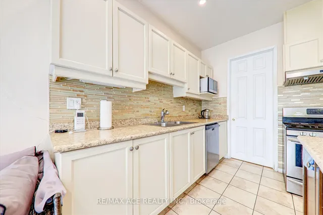 Additional image 22 of 27 Tillinghast Lane