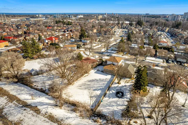 Additional image 44 of 40 Tweedrock Cres