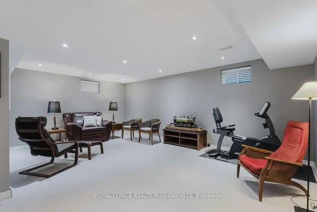 Additional image 14 of 16 Grayrocks Ave