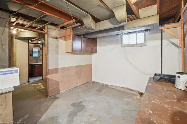Additional image 32 of 34 Reid Ave