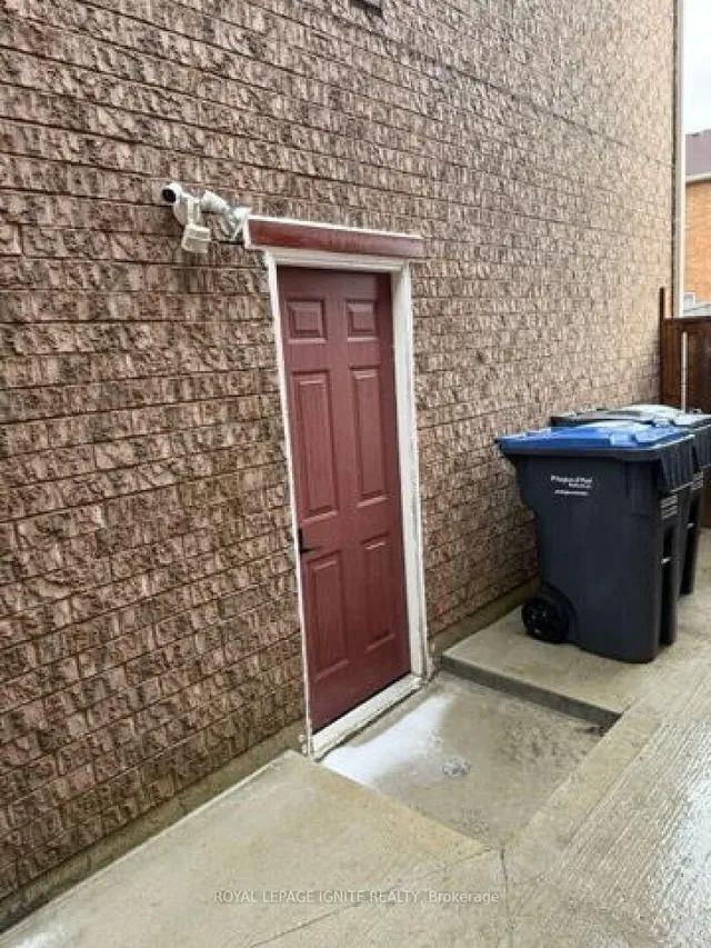 Additional image 38 of 321 Queen Mary Dr