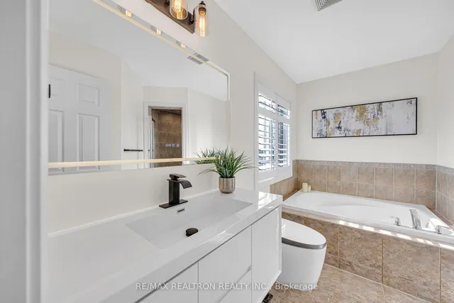 Additional image 28 of 12 Hardgate Cres