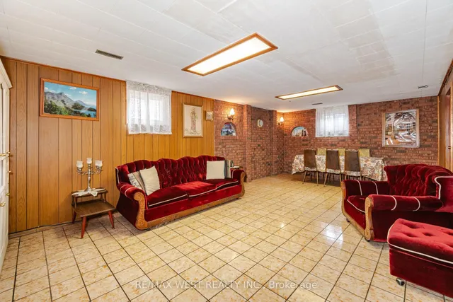 Additional image 32 of 79 Husband Dr