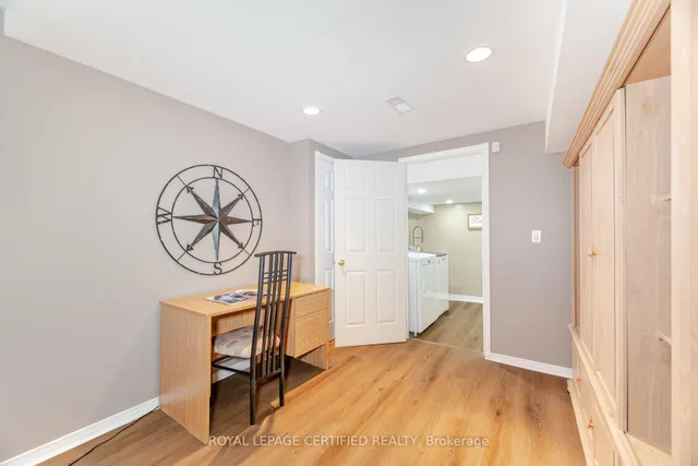 Additional image 30 of 70 Rivermere Crt