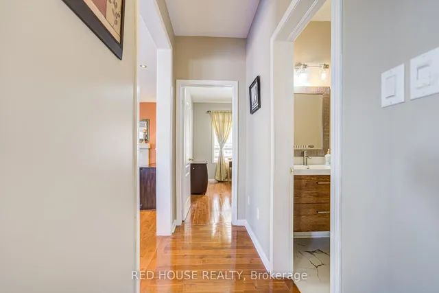 Additional image 11 of 4 Farad Crt