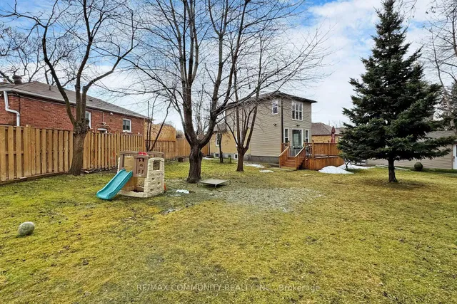 Additional image 31 of 142 Meighen Ave