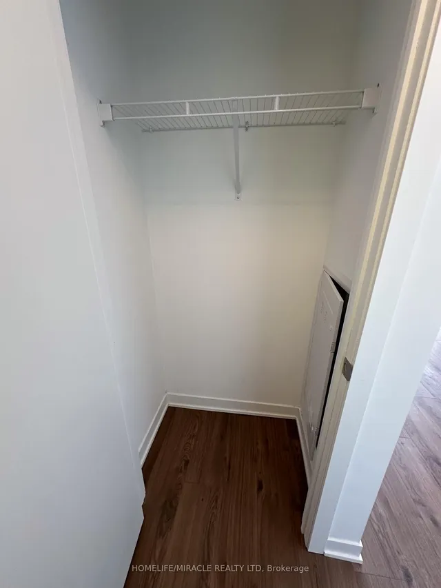 Additional image 4 of 405 Dundas St Unit PH15