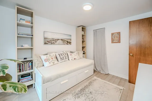 Additional image 29 of 63 Beechwood Ave