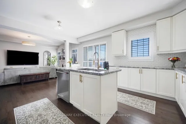 Additional image 10 of 12 ACTION Dr