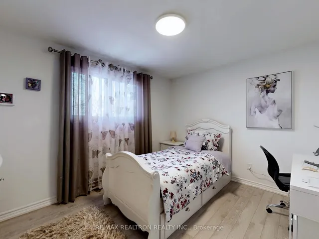 Additional image 18 of 33 Angus Dr