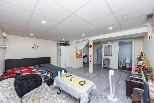 Additional image 46 of 23 HARTFORD Tr