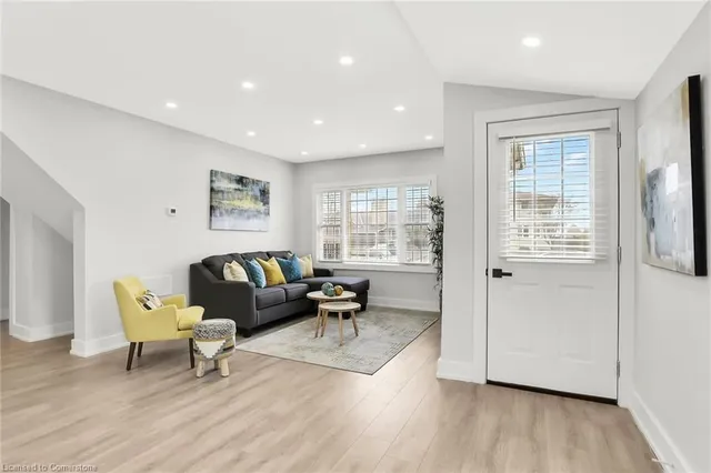 Additional image 5 of 274 Margaret Ave