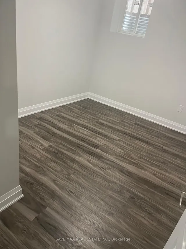 Additional image 40 of 27 Messina Ave