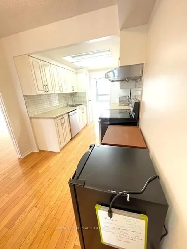 Additional image 13 of 62 Wellesley St Unit 1605