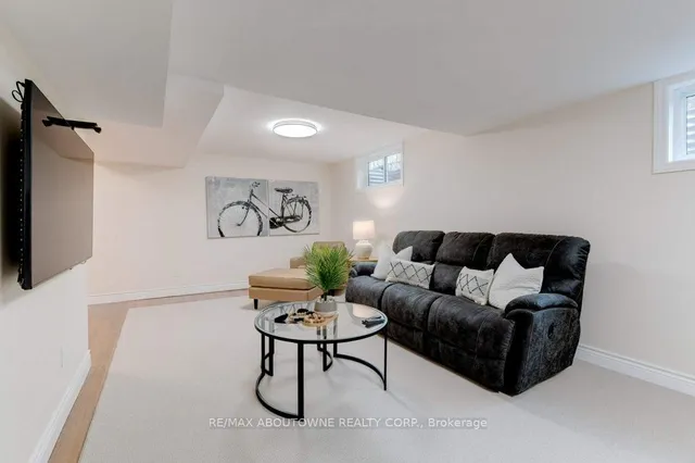 Additional image 31 of 1187 Lambeth Rd