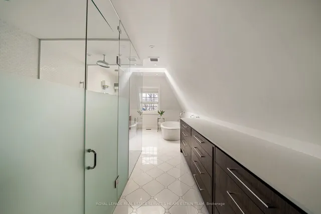 Additional image 35 of 243 Rose Park Dr