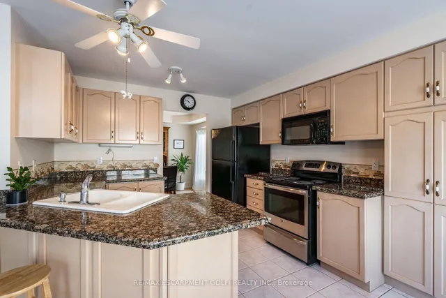 Additional image 13 of 22 BRIDGEPORT Cres