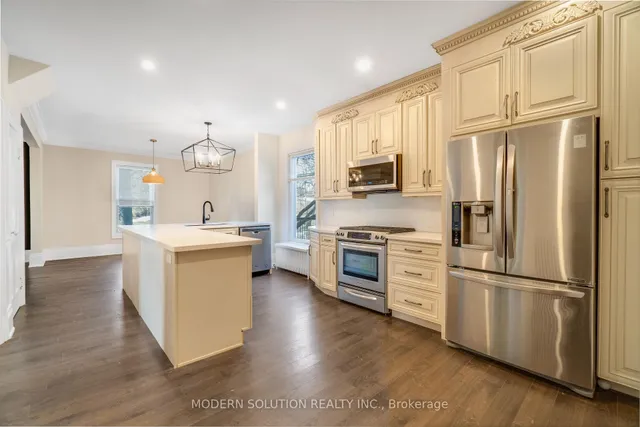 Additional image 8 of 3015 Dundas St