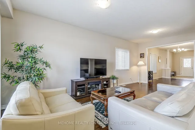 Additional image 12 of 63 Huck Cres