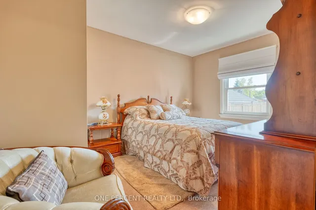 Additional image 18 of 27 Hoover Cres