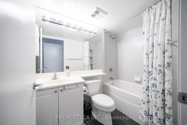 Additional image 13 of 219 Fort York Blvd Unit 203