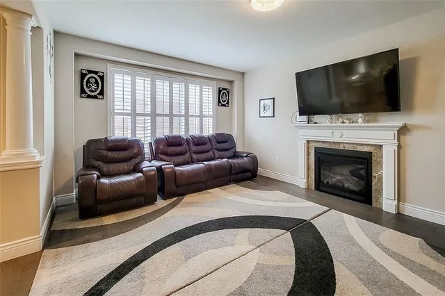 Additional image 9 of 8 Whistler St