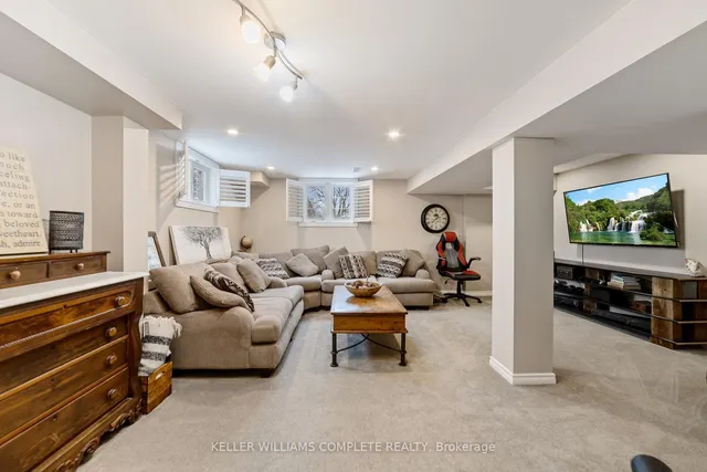 Additional image 19 of 215 Dundas St Unit 31