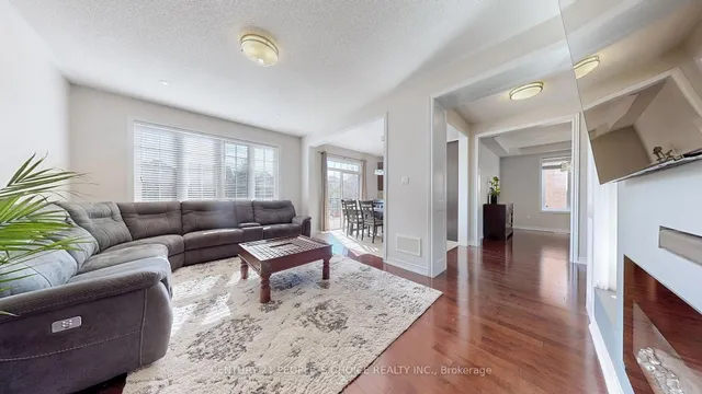 Additional image 7 of 32 Intrigue Tr