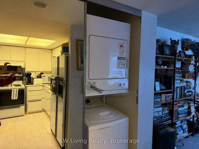 Additional image 16 of 33 University Ave Unit 1505