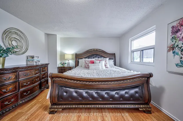 Additional image 28 of 55 Phalen Cres