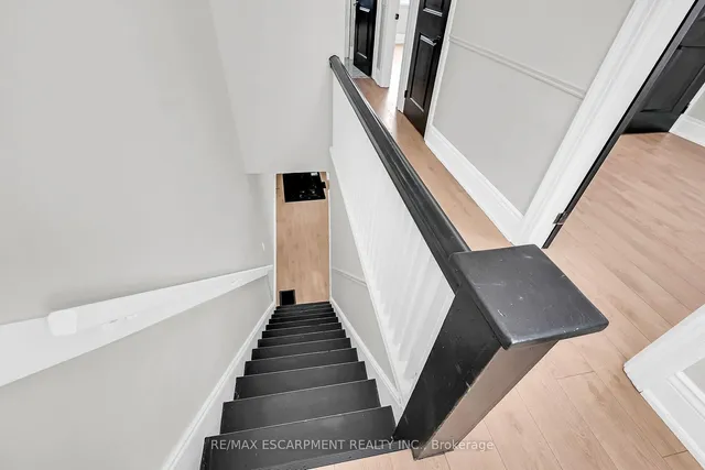 Additional image 36 of 117 Rosslyn Ave