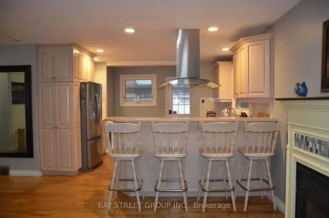 Additional image 3 of 125 Loyalist Dr