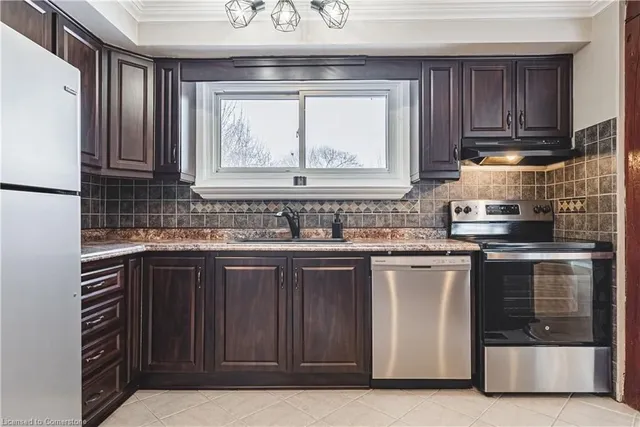 Additional image 11 of 386 West 5th St