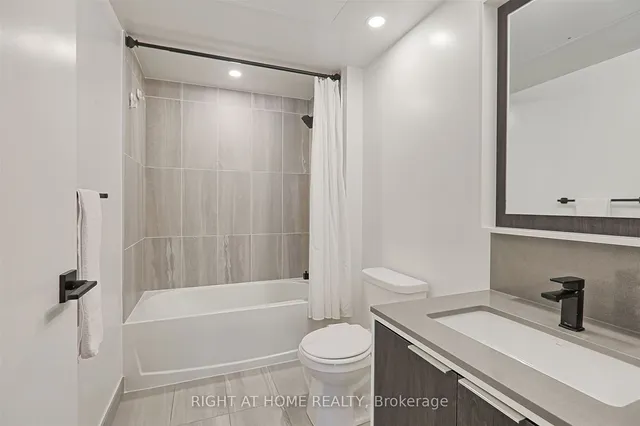 Additional image 26 of 36 Zorra St Unit 421