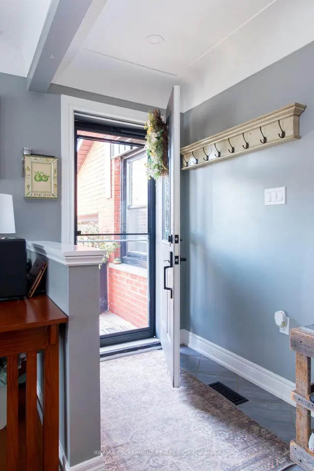 Additional image 4 of 3 Pleasant Ave