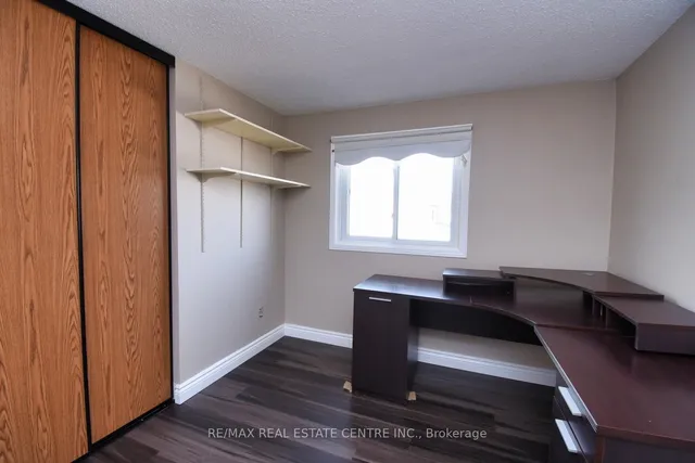 Additional image 21 of 56 Muscot Dr