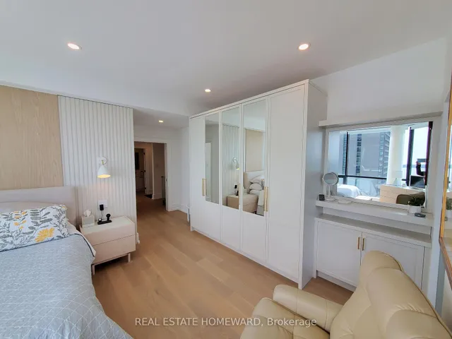 Additional image 31 of 10 Queens Quay Unit PH2