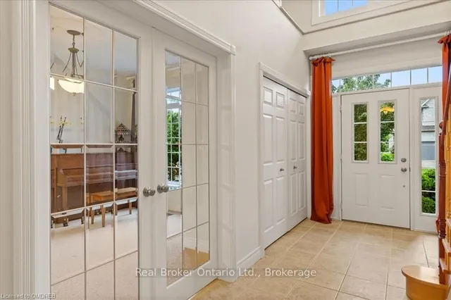 Additional image 3 of 45 Pioneer Tower Cres