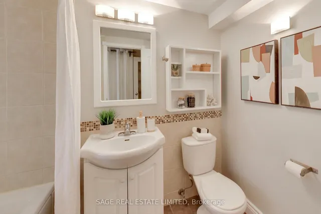 Additional image 18 of 830 Manning Ave