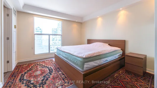 Additional image 35 of 77 Harbour Sq Unit 2412