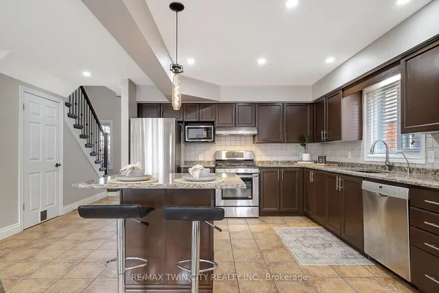 Additional image 12 of 141 Steepleridge St