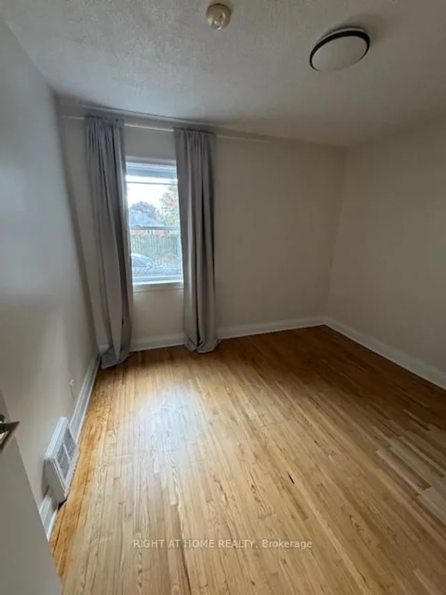 Additional image 10 of 227 Sheppard Ave