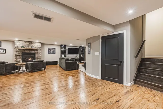 Additional image 31 of 35 GRETI Dr