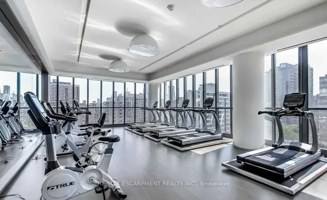 Additional image 11 of 101 Charles St Unit 2809