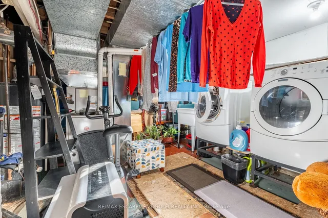 Additional image 32 of 34 Mayflower Ave