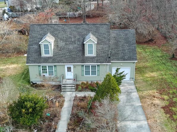 126 Maple Avenue, Shirley, NY 11967