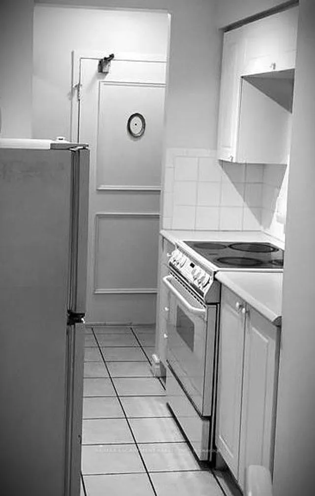 Additional image 3 of 1950 Main St Unit 206