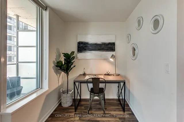 Additional image 5 of 55 East Liberty St Unit 1006