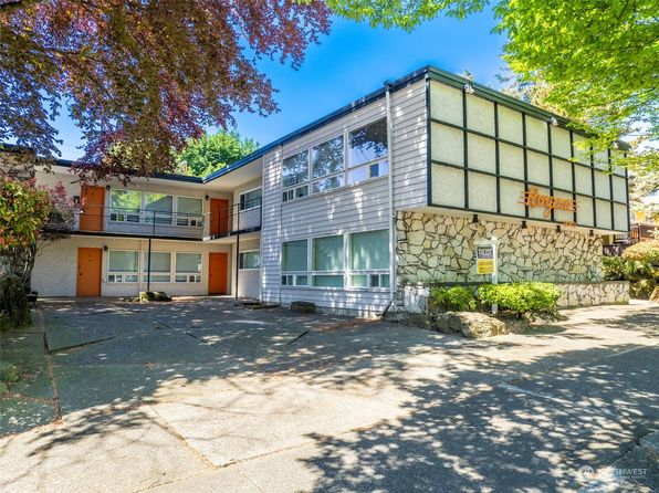 9043 35th Ave SW, Seattle, WA 98126